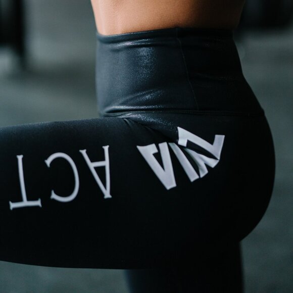 Zyia Women Plus Size Black Metallic ZYIA Light n Tight Hustle Shorts 10" #853 - Picture 10 of 11